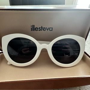 Illesteva Sunglasses- White